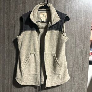 Ascend fleece vest
